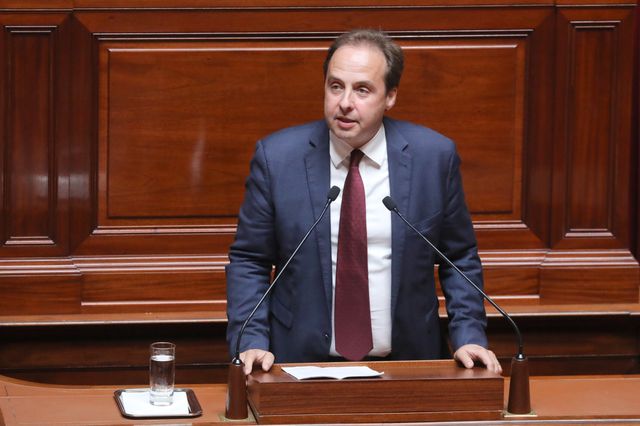 "Nous proposons la mise en place d'une Ministère Européen des migrations et d'un corps de garde-frontières européen."