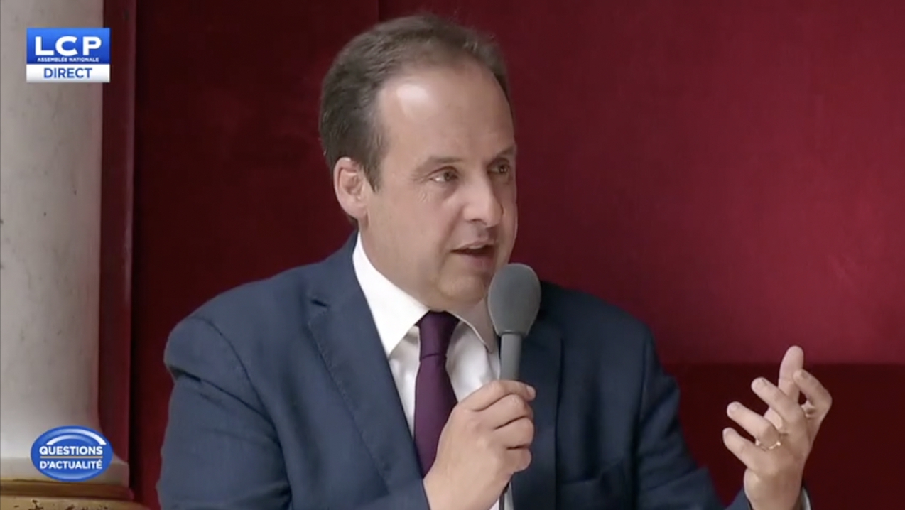 "Je demande, pour les zones rurales comme pour les quartiers en difficulté, de la discrimination positive, pour que chacun ait droit à une vraie égalité des chances."