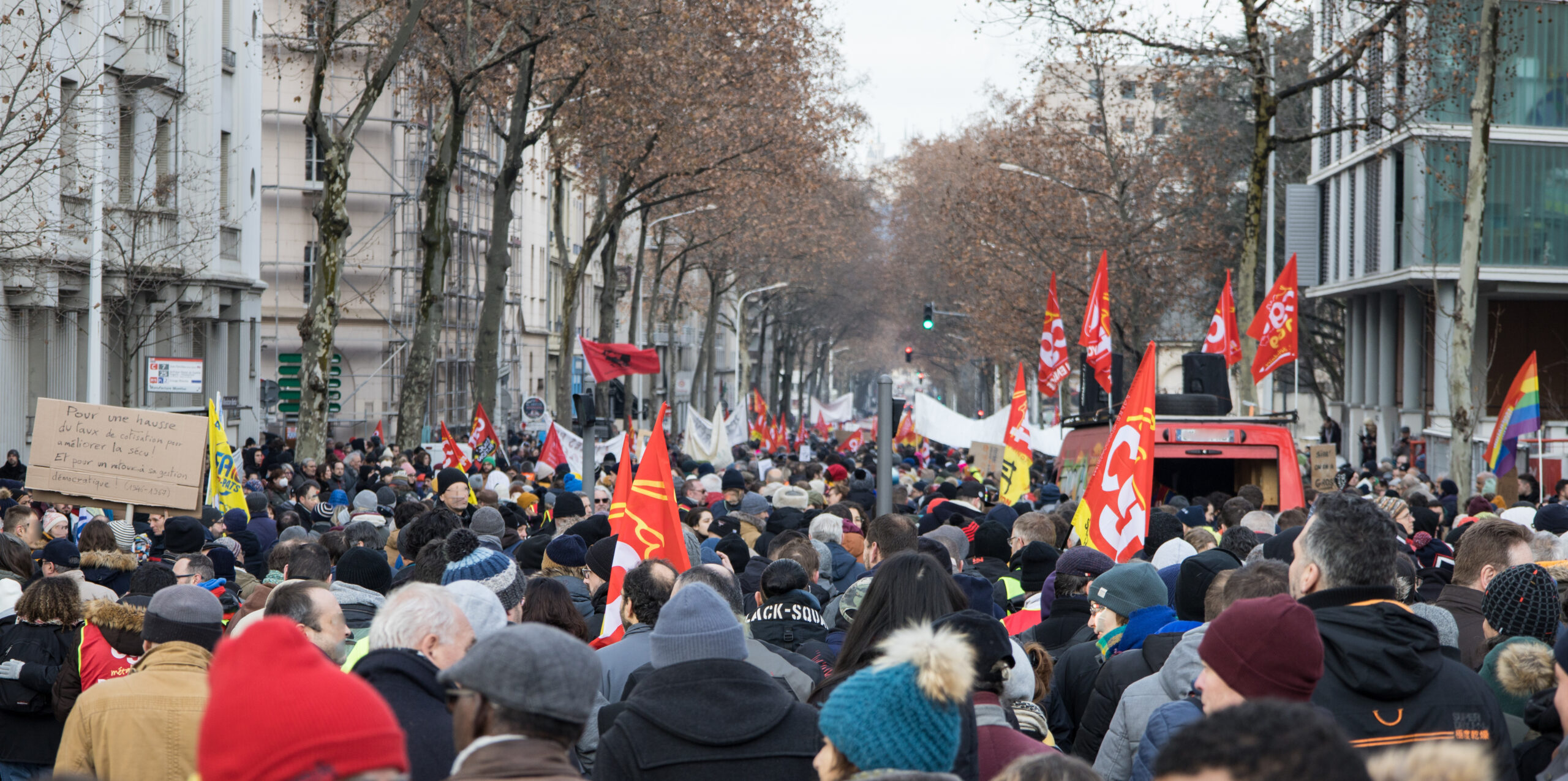 Tensions sociales et accord budgétaire à trouver : une ligne de crête