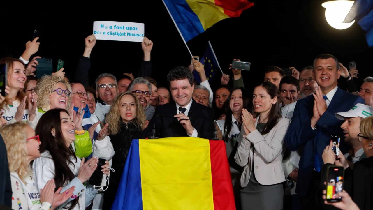 En Roumanie, Nicusor Dan, candidat pro-européen, a remporté la présidentielle