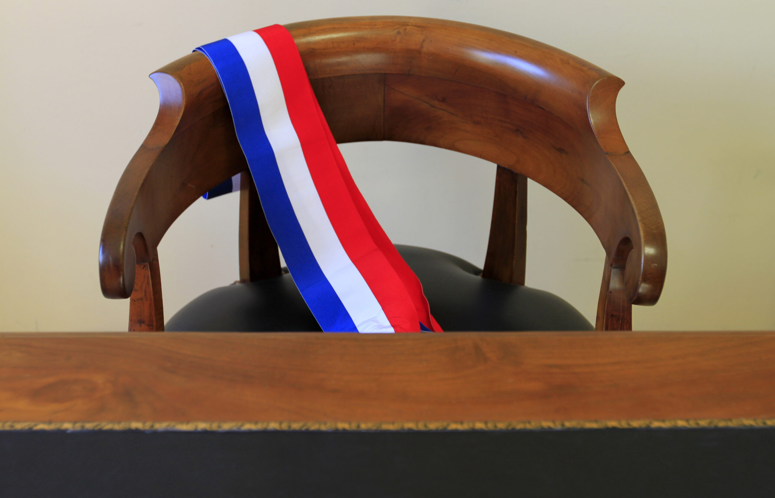 Face à la crise des maires, l’État doit réagir