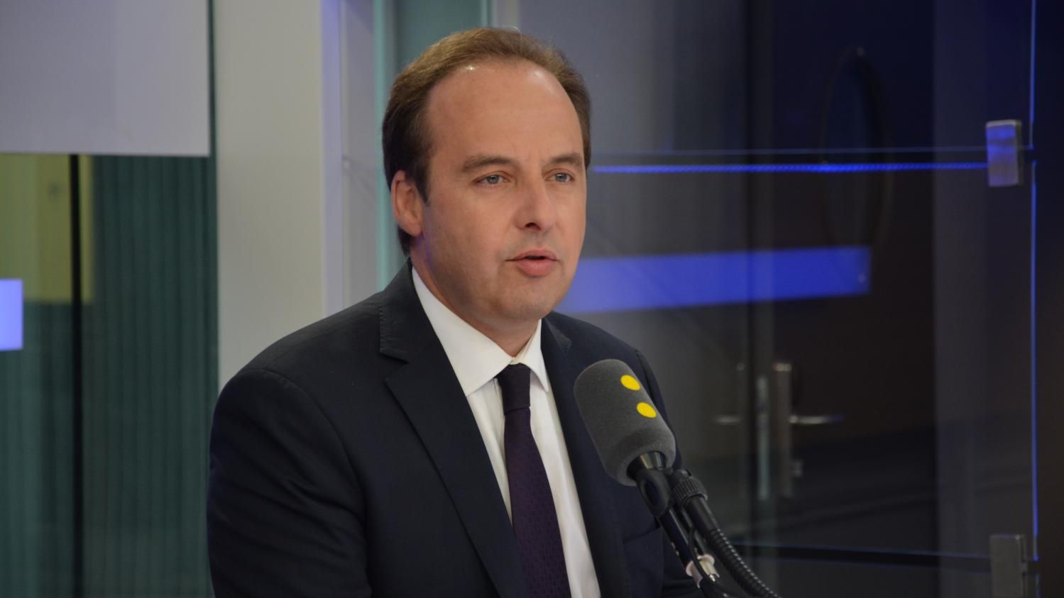 "Nous avons besoin de construire une autre force politique, du centre et de la droite progressiste."