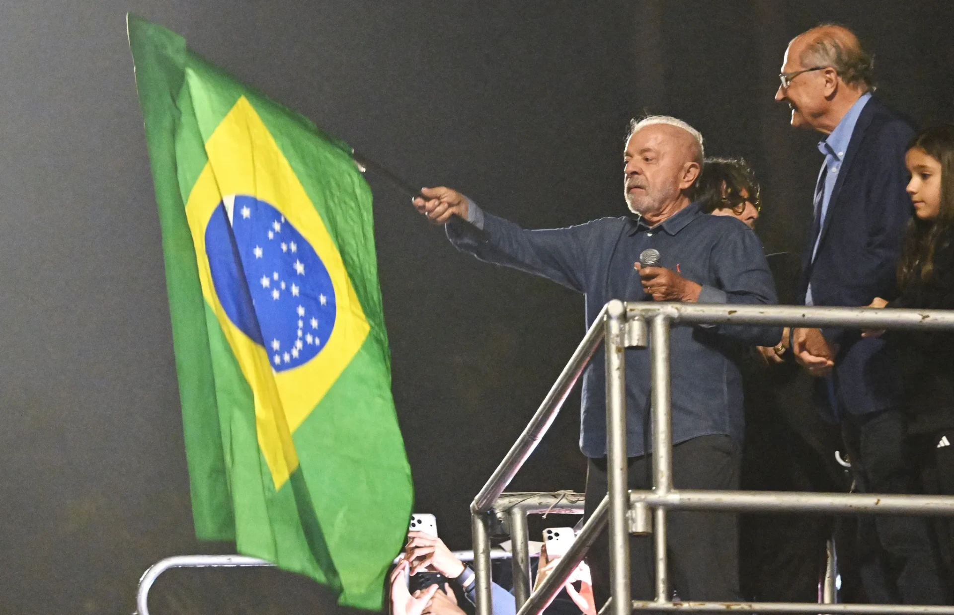 Brésil : une victoire historique, un pays divisé