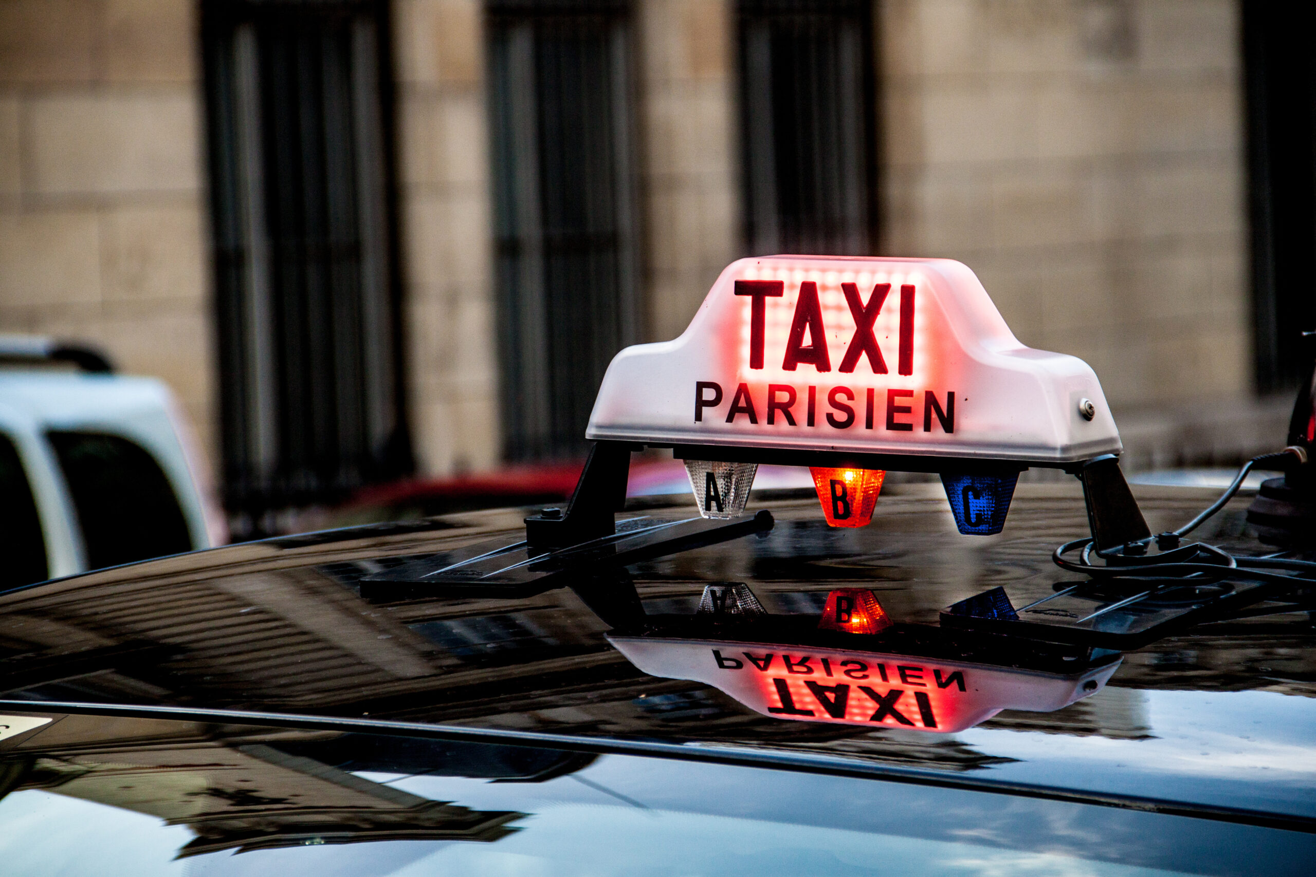 Transport de malades : réforme actée, les taxis attendent des garanties