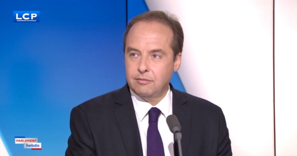 "Nous devons rassembler dans une future majorité tous les gens qui partagent une ligne politique de courage et de vérité."