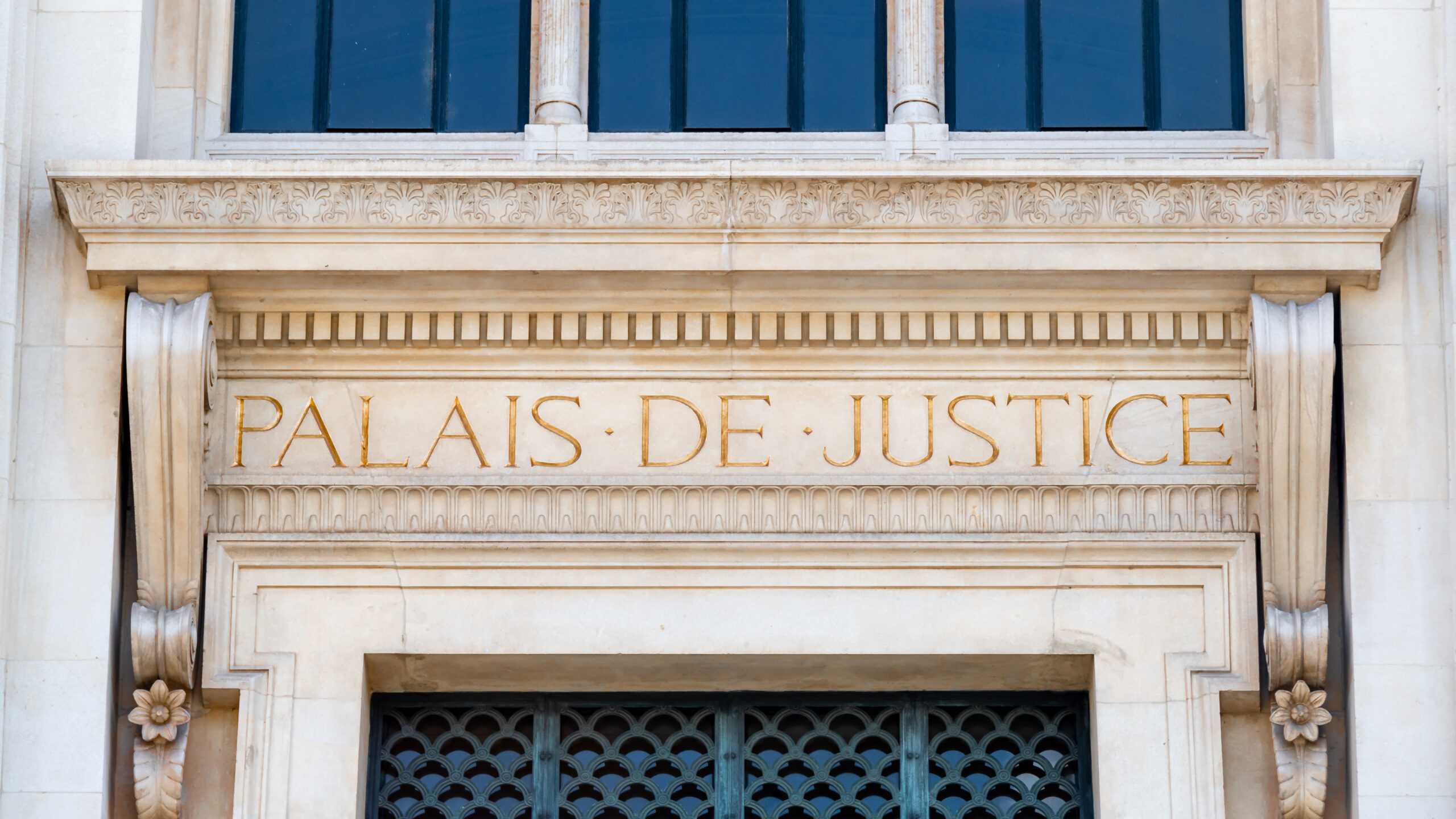 Garder le cap, malgré les agitations politiques