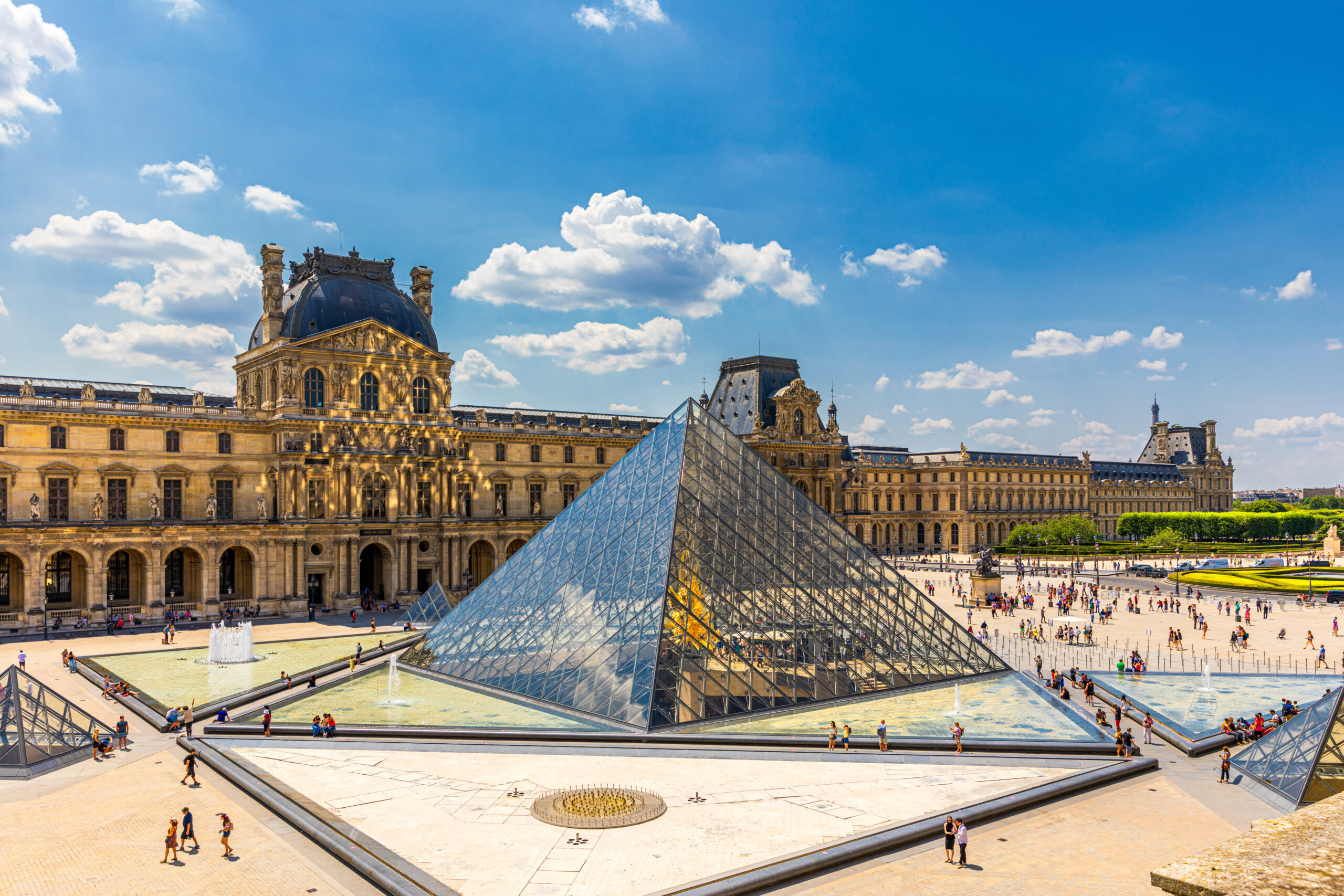 Cambriolage du musée du Louvre : un terrible coup pour le patrimoine culturel