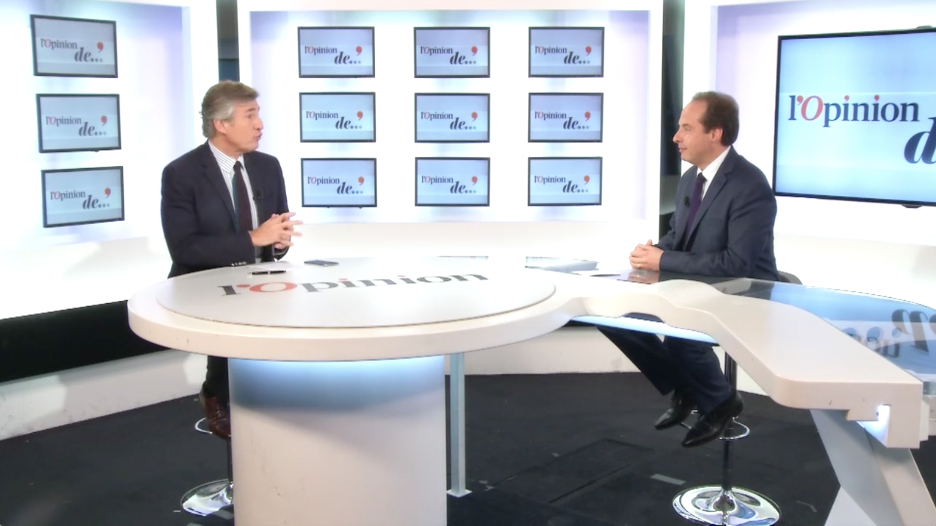 "Nous sommes ouverts à une révision de nos institutions. Il faut les moderniser, pour mieux faire la loi, plus vite, plus efficacement, sans réduire la place du parlement."