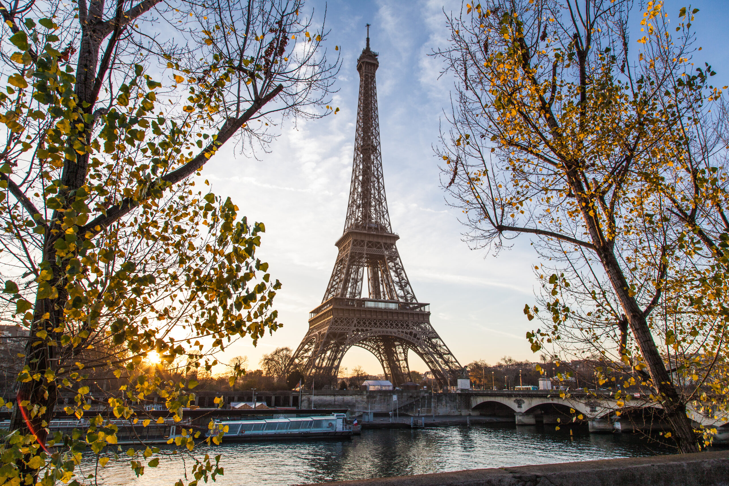 Acte terroriste prés de la Tour Eiffel : cet air de déjà-vu !