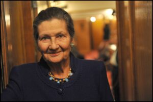 Simone Veil (1927 – 2017) femme d’Etat francaise, a loi de 1975 qui legalisait l’avortement